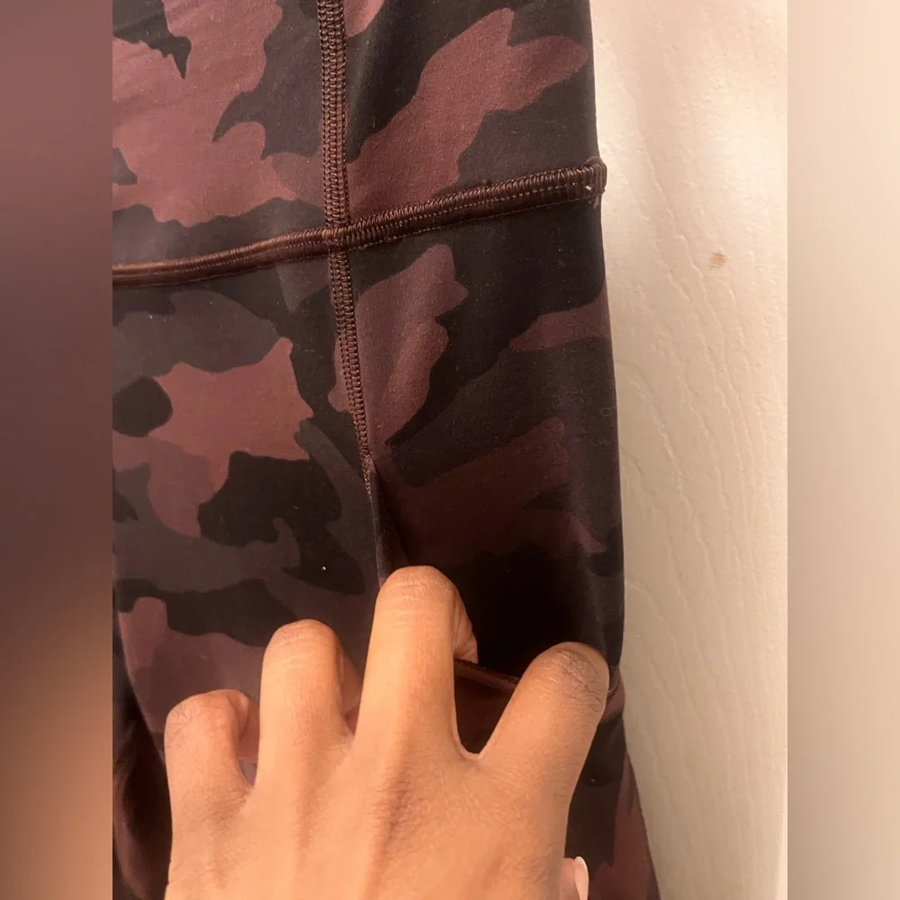 🍋 LIKE NEW Lululemon Invigorate HR Crop 23" - Camo Brown Earth Multi - Sz 8 - Picture 6 of 16